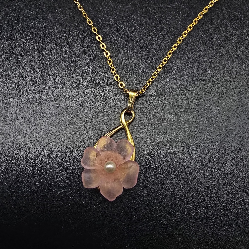 Pink Frosted Flower Pendant Necklace Spring Gold Tone Vintage Jewelry